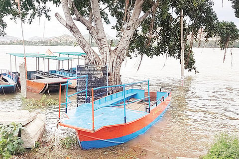 09082022 gangavathi tb river flood
