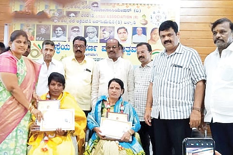 290822 Kudligi Nadoja Mansoor Subhadramma Award presentation