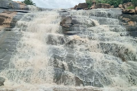 Molakalmuru, rain, water,