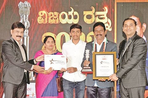 vijayaratna awarad krishnegowda