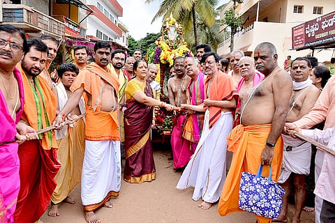 h14- Navanagar Rathotsav