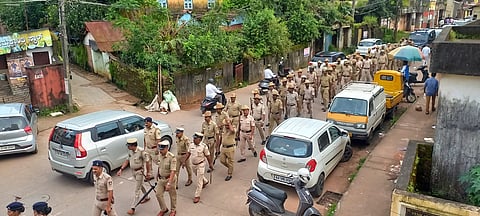 mng-26 police march