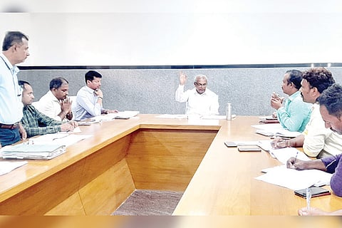 010922 Kukanuru Minister Halappa Meeting