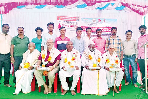 030922 Kudligi Govt Officers Honor