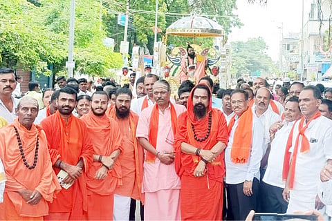 04092022 raichur kashi sri visit