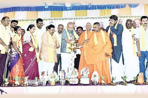 050922 Bevinahalli Concluding the Halumata Dharma Pracharya Yatra