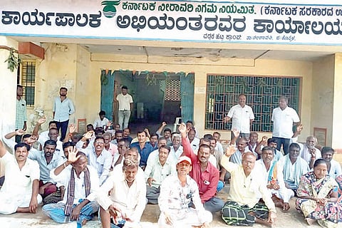 06092022 gangavati employees protest