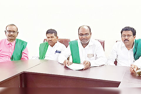 090922 Kudligi Farmers Union Leaders