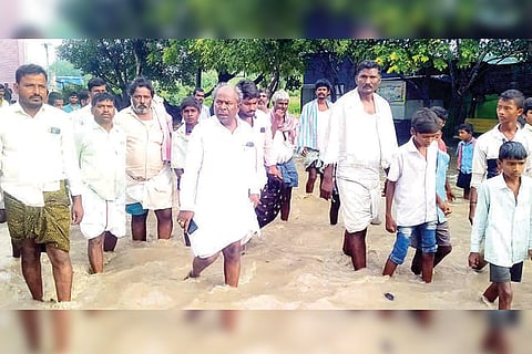 090922 Siraguppa Rain Effect Somalingappa Visit