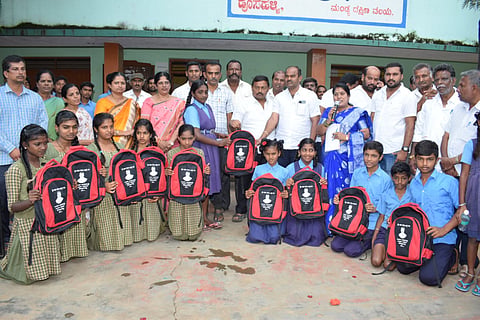 09_09_Mdy_04(School Bag)