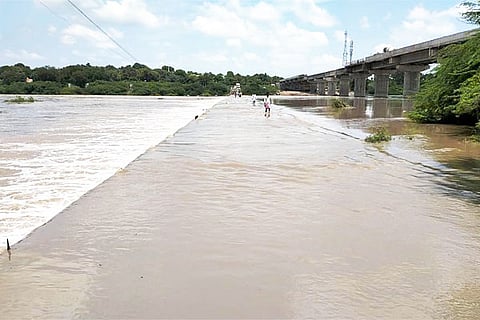 11092022 siraguppa hagari river