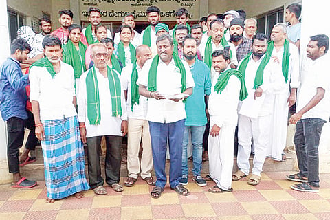 130922 Karatagi Farmers Union Protest