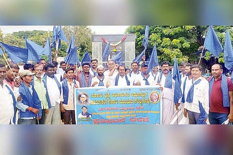 14092022 gangavathi dss protest