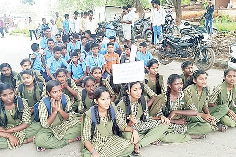 150922 Kushtagi Nidasheshi Students Protest