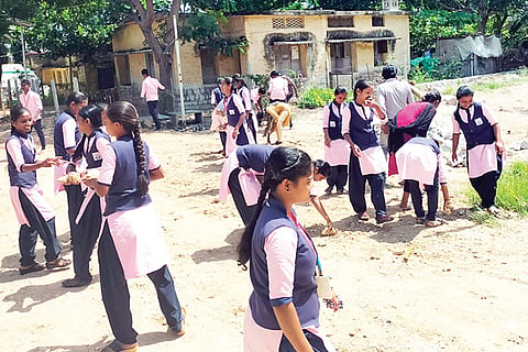 230922 Sindhanuru Cleaning program by college students