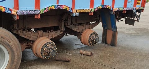 BYN-Sept15-3- Tire Stolan-1