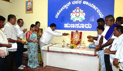 HUN-SEP-17-1(VISHWAKARMA JAYANTHI)