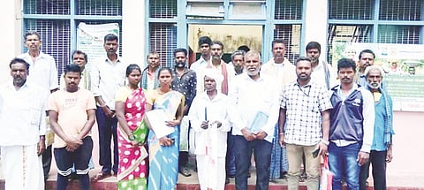 HUN-SEP-23-4(BONDED LABOURERS STRIKE)