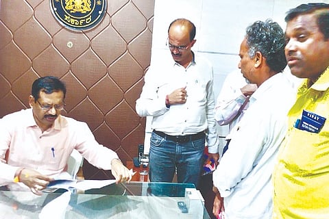 Honnali, taluk office, public report,