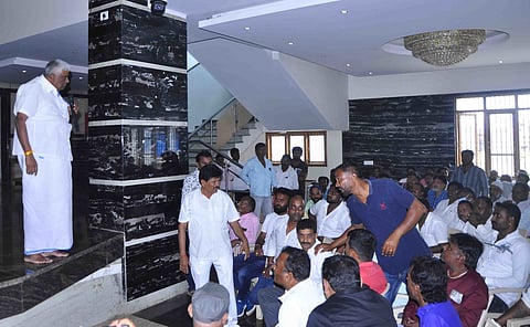 ಹಾಸನ ಕ್ಷೇತ್ರ: ಎಚ್ ಡಿ ರೇವಣ್ಣನ ವಿರುದ್ಧ ಸಿಡಿದುಬಿದ್ದ ಕಾರ್ಯಕರ್ತರು.