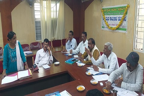 Meeting (1)44