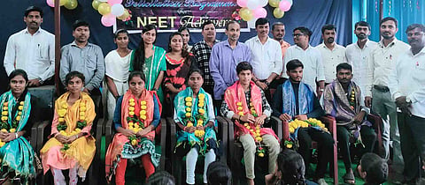 Saptgiri collegephoto - Copy