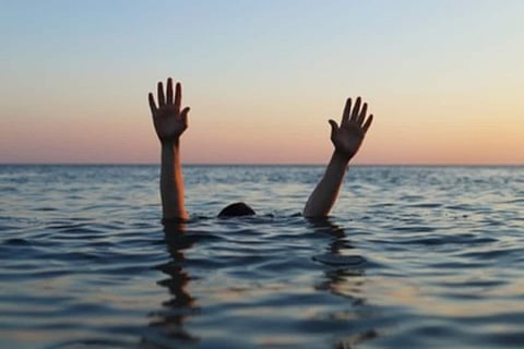 drowning-land.jpg