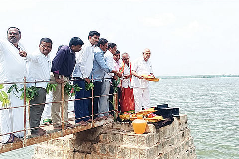 031022 Gandabommanahalli Lake Bhagina