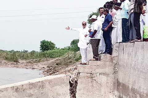 061022 Kunnatagi Pickup dam MLA visit