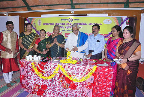 ಗಮಕ ಕಲೆ ಒಳಗೆ ಹೆಚ್ಚು ಶ್ರಮವಿದೆ :ಪ್ರೊ. ವಿ. ನರಹರಿ