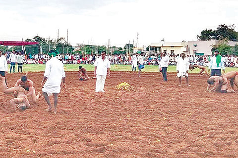 111022 Harapanahalli jangi Kushti