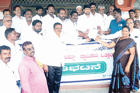 111022 Sindhanur Raichur AIIMS Protest