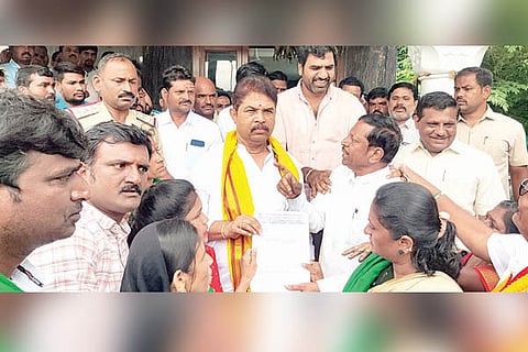 16102022 devadurga minister ashok visit