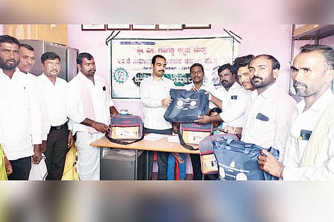 23102022 mudagal kit distribution
