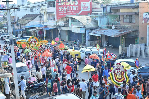 ಸಹಸ್ರಾರು ಭಕ್ತರಿಂದ ಹಾಸನಾಂಬೆ ದರ್ಶನ