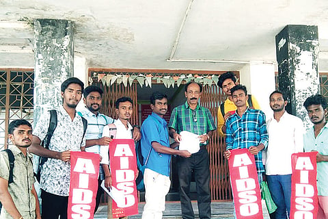 291022 Gangavati AIDS Protest