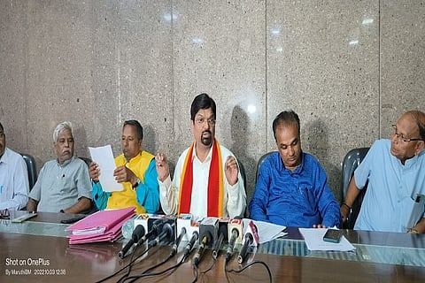 Dr.Mahesh Joshi