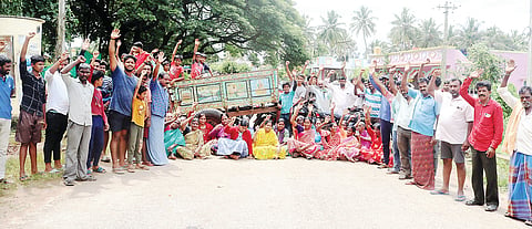 HUN-OCT-16-5(NILUVAGILU STRIKE)
