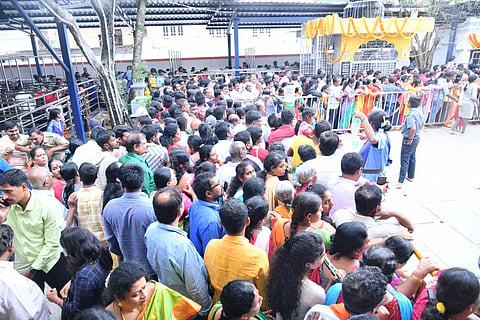 ಹಾಸನಾಂಬೆ ದೇವಿ ದರ್ಶನಕ್ಕೆ ದಿನದಿಂದ ದಿನಕ್ಕೆ ಹೆಚ್ಚುತ್ತಿರುವ ಭಕ್ತರ ಸಂಖ್ಯೆ