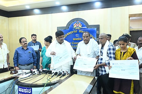 ಅಪಘಾತದಲ್ಲಿ ಮೃತಪಟ್ಟ 9 ಮಂದಿಯ ಕುಟುಂಬಕ್ಕೆ ಪರಿಹಾರ.