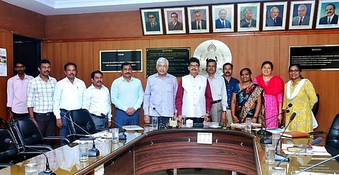 mng-7oct-v v meeting