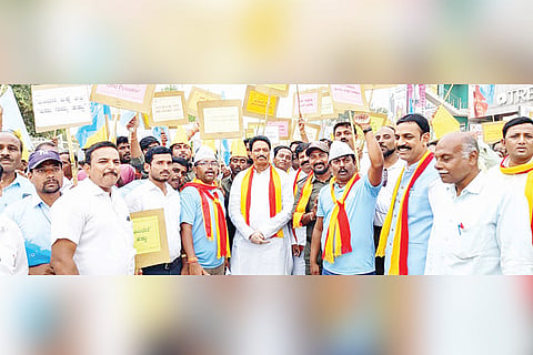 011122 Manvi NPS Protest