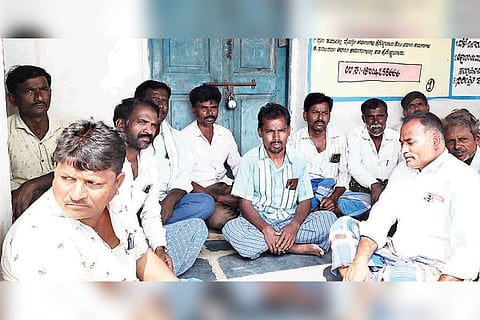 031122 Betageri Farmers Protest