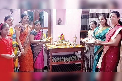 081122 Hanumasagara Gouri Habba Suger Aarathi