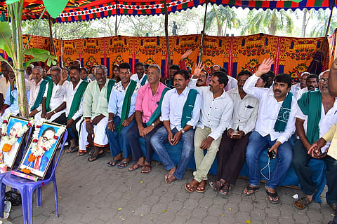 08_11_Mdy_02(Raytha Protest)