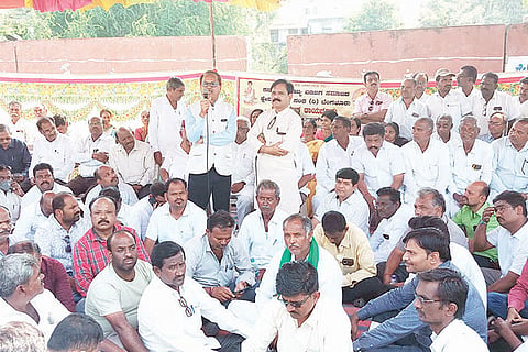 091122 Raichur Karnataka State Banajiga Samaj Welfare Association Protest