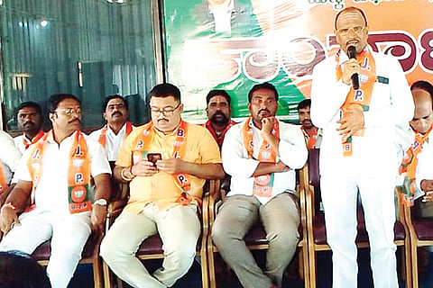 101122 Maski BJP Meeting