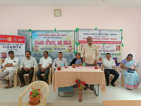 ದನಿ ಎತ್ತಿ ಸಂವಿಧಾನಬದ್ಧ ಹಕ್ಕುಗಳನ್ನು ಪಡೆಯಲು ಹೆಣ್ಣು ಮಕ್ಕಳು ಮುಂದಾಗಬೇಕು : ಡಾ. ಎಚ್.ಎಲ್.ಮಲ್ಲೇಶಗೌಡ