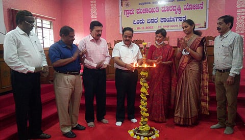ಹಳ್ಳಿಗಳ ಅಭಿವೃದ್ಧಿಗಾಗಿ ಶ್ರಮಿಸಬೇಕು: ಕಾಂತರಾಜು