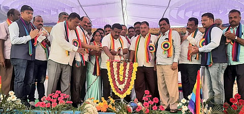ಸರ್ಕಾರದ ನೆರವಿಲ್ಲದೇ ಮೆಗಾ ಡೈರಿ ಆರಂಭ: ಹೆಚ್.ಡಿ.ರೇವಣ್ಣ